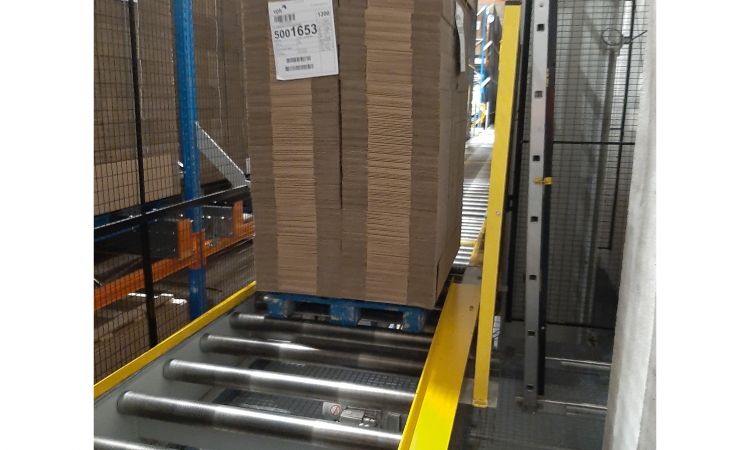 Entrepôt automatisé pour le stockage de carton/feuille
