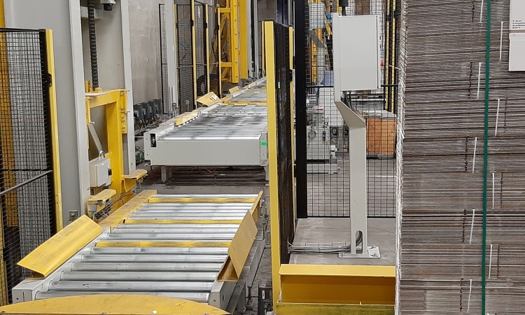 Automated warehouse for cardboard/foil storage